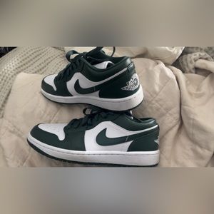 Pine/ Emerald green Nike Jordan’s